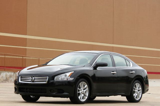 Nissan Maxima XR Sedan