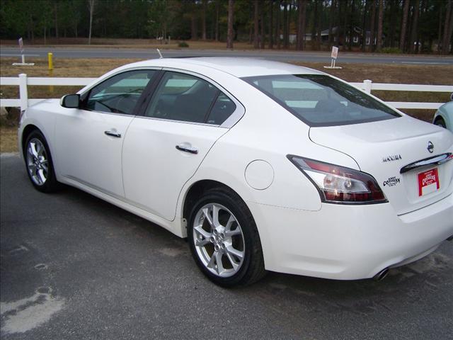 Nissan Maxima 2012 photo 1