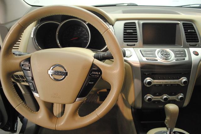 Nissan Murano 2011 photo 2