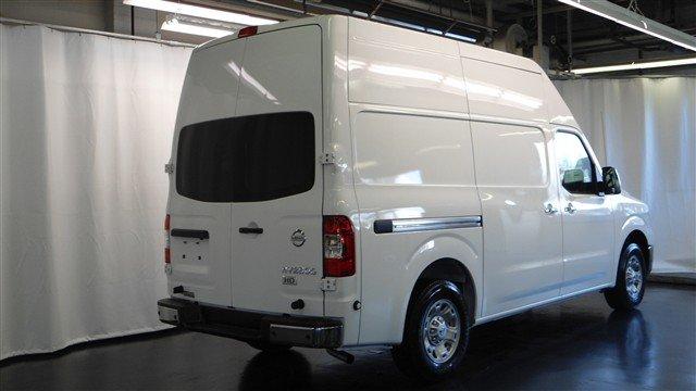 Nissan NV 2012 photo 1