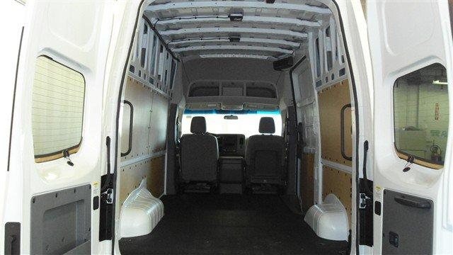 Nissan NV 2012 photo 2