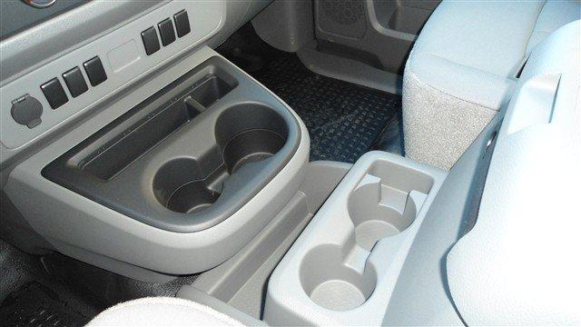 Nissan NV 2012 photo 2