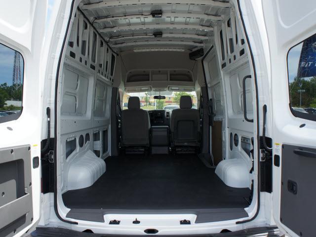 Nissan NV 2012 photo 3