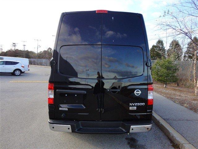 Nissan NV 2012 photo 4