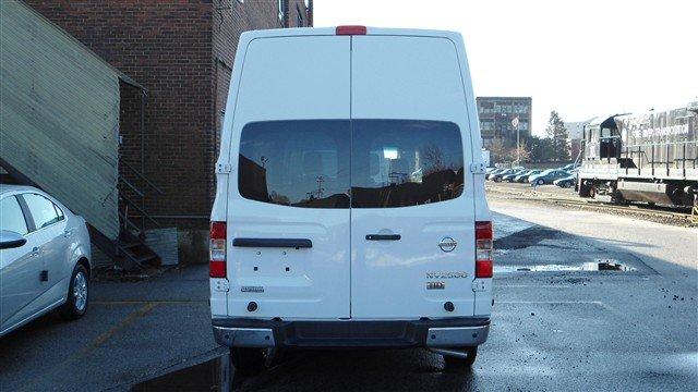 Nissan NV 2012 photo 4
