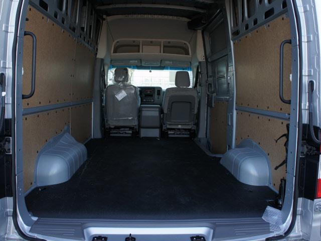 Nissan NV 2012 photo 3