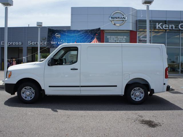 Nissan NV 2012 photo 1