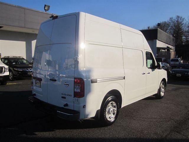 Nissan NV 2012 photo 3