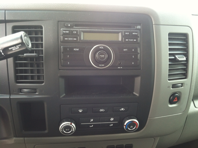 Nissan NV 2012 photo 15