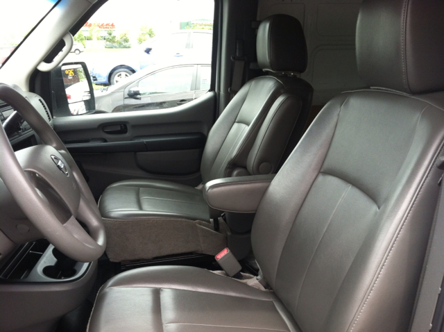Nissan NV 2012 photo 8