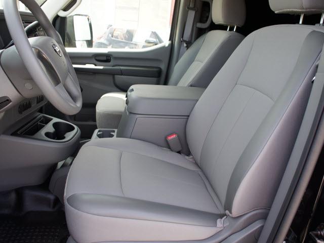 Nissan NV 2012 photo 4