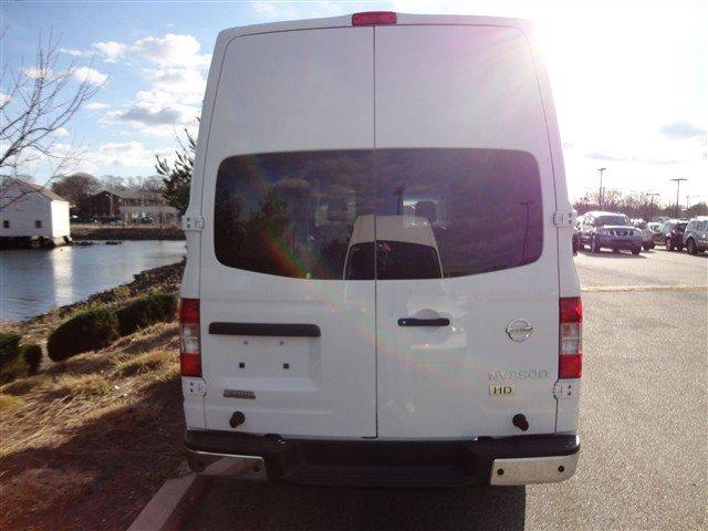 Nissan NV 2012 photo 5