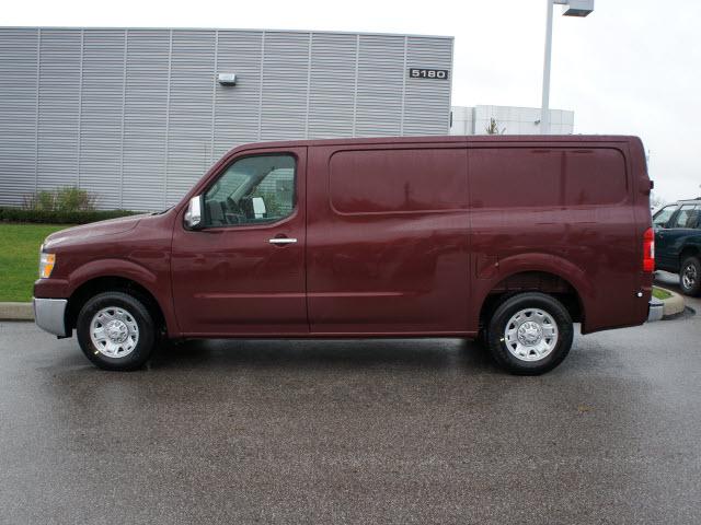 Nissan NV 2012 photo 1