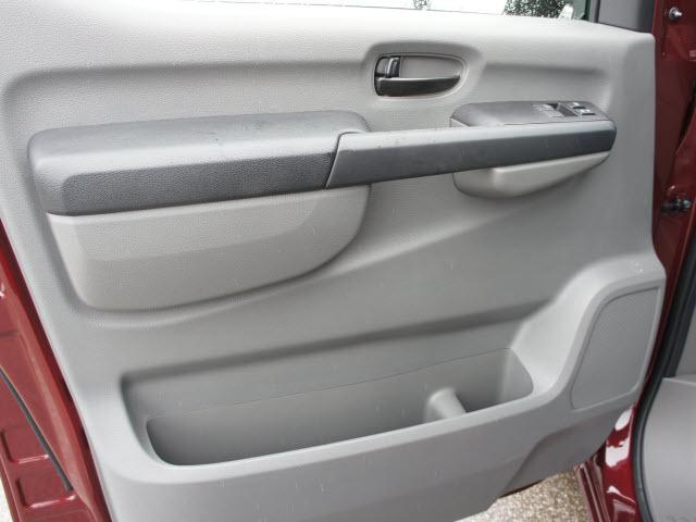 Nissan NV 2012 photo 4