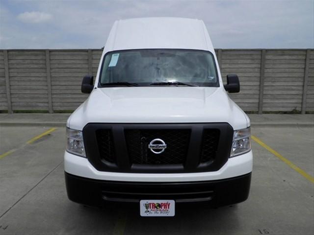 Nissan NV 2012 photo 1