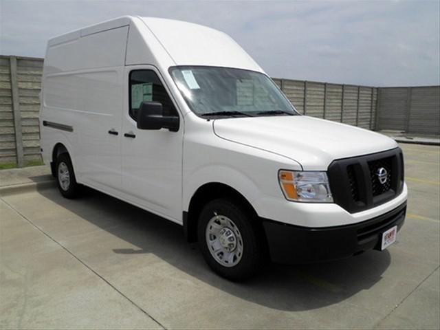 Nissan NV 2012 photo 2