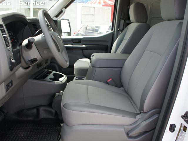 Nissan NV 2012 photo 4