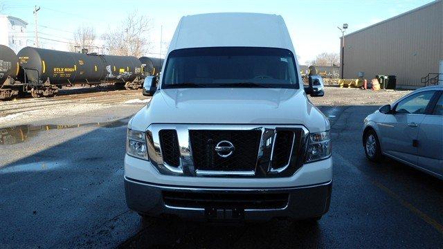 Nissan NV 2012 photo 2