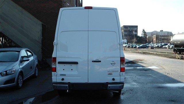 Nissan NV 2012 photo 5