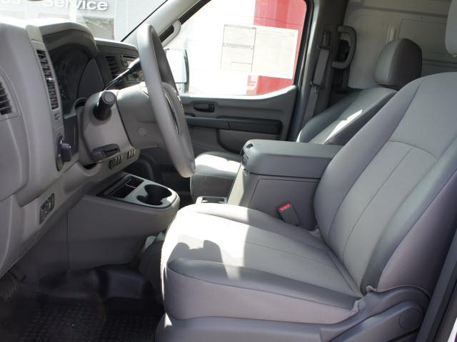 Nissan NV 2012 photo 3