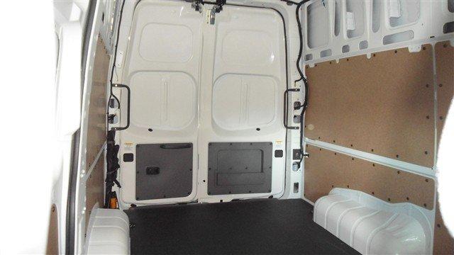 Nissan NV 2012 photo 3