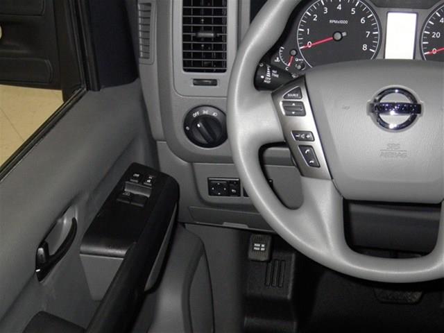 Nissan NV 2013 photo 16