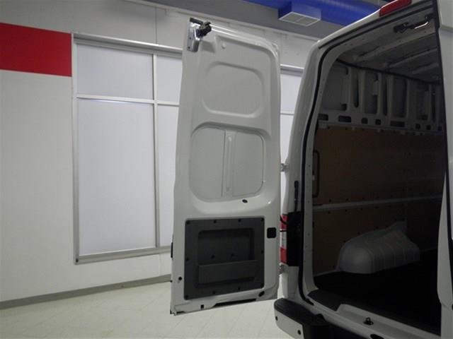 Nissan NV 2013 photo 19