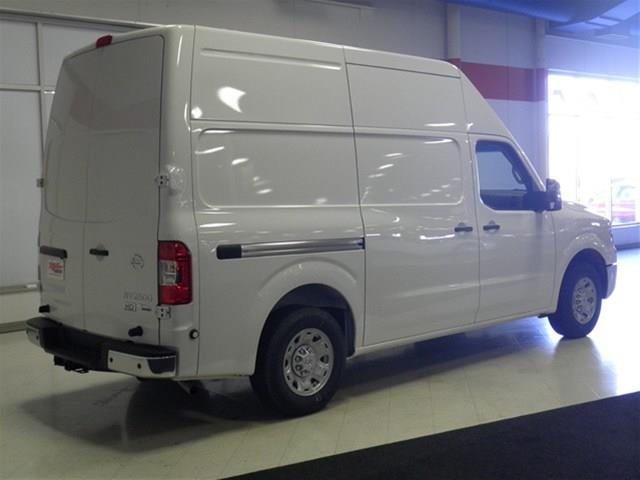 Nissan NV 2013 photo 21