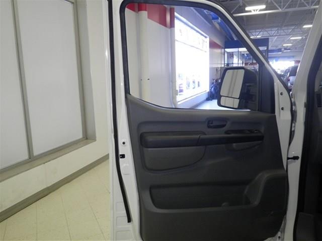 Nissan NV 2013 photo 26