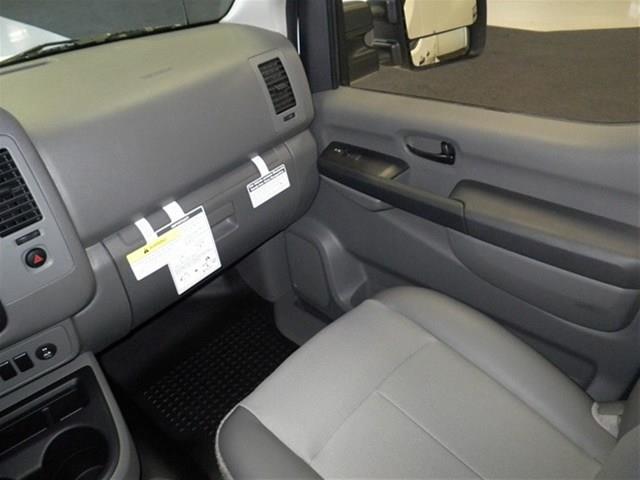 Nissan NV 2013 photo 37