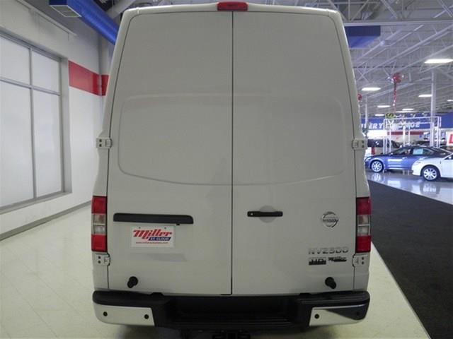 Nissan NV 2013 photo 39