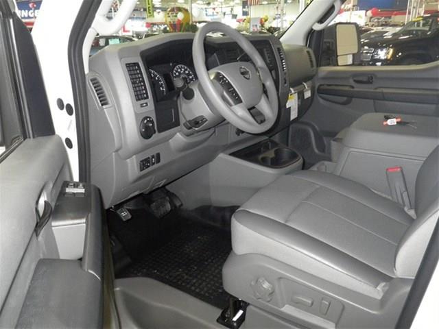 Nissan NV 2013 photo 43