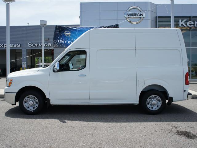 Nissan NV 2500 2012 photo 1