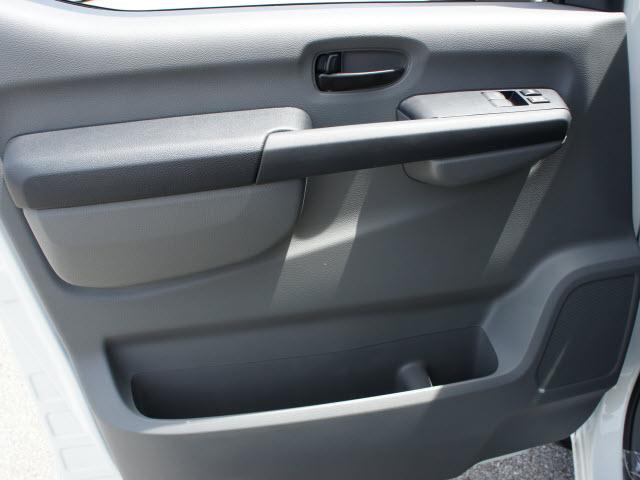 Nissan NV 2500 2012 photo 5