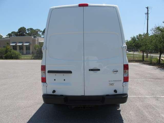 Nissan NV 2500 2012 photo 3