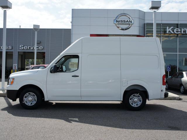 Nissan NV 2500 2012 photo 1