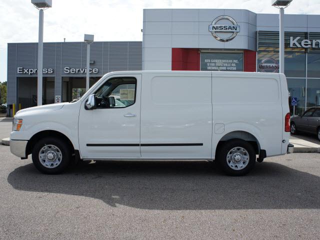 Nissan NV 2500 2012 photo 1