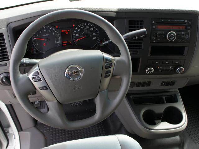 Nissan NV 2500 2012 photo 5