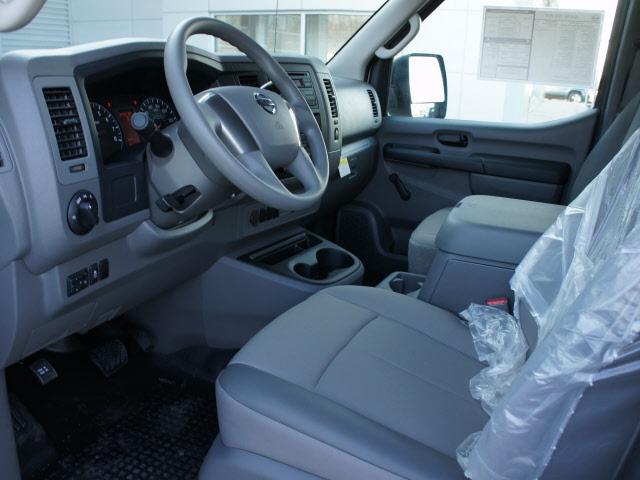 Nissan NV 2500 2012 photo 3