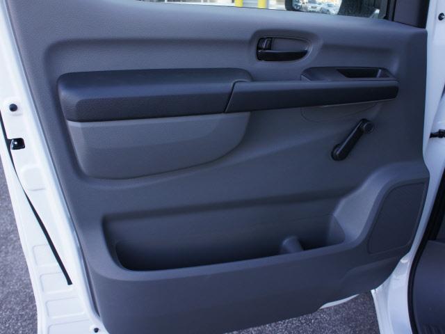Nissan NV 2500 2012 photo 4