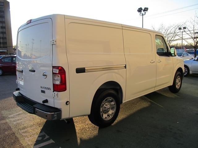 Nissan NV 2500 2012 photo 5