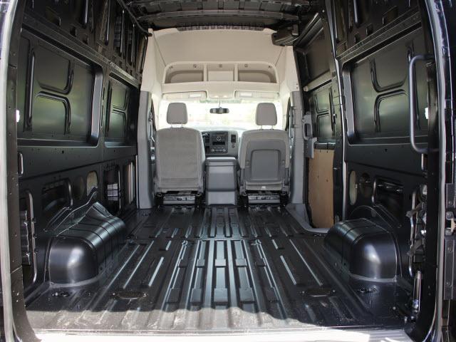 Nissan NV 2500 2012 photo 3