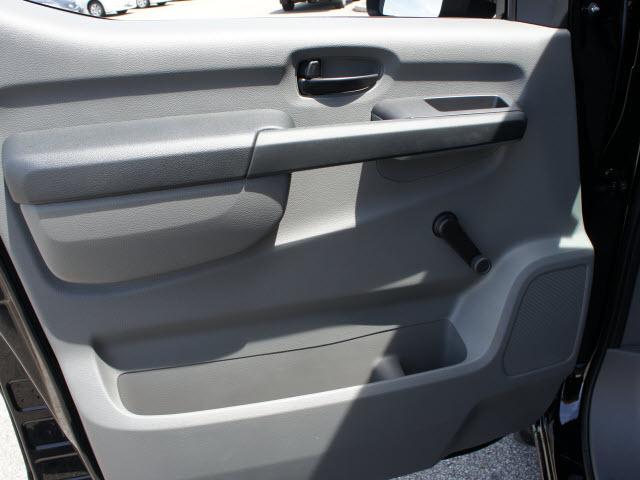 Nissan NV 2500 2012 photo 5