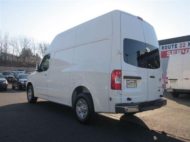 Nissan NV 2500 2012 photo 3