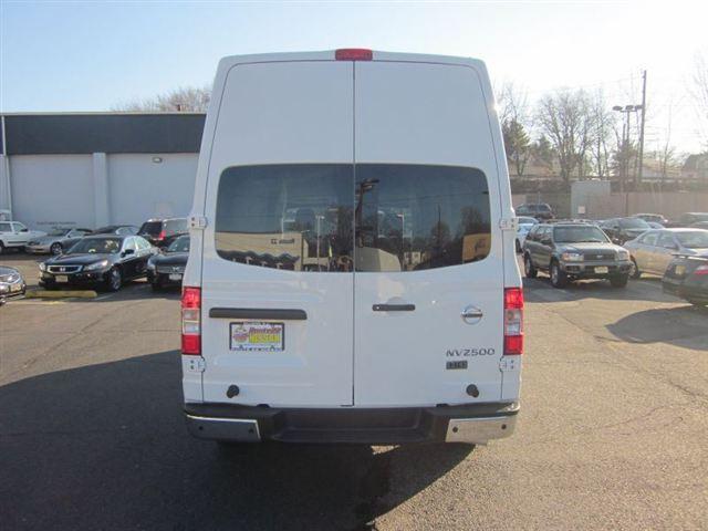Nissan NV 2500 2012 photo 5