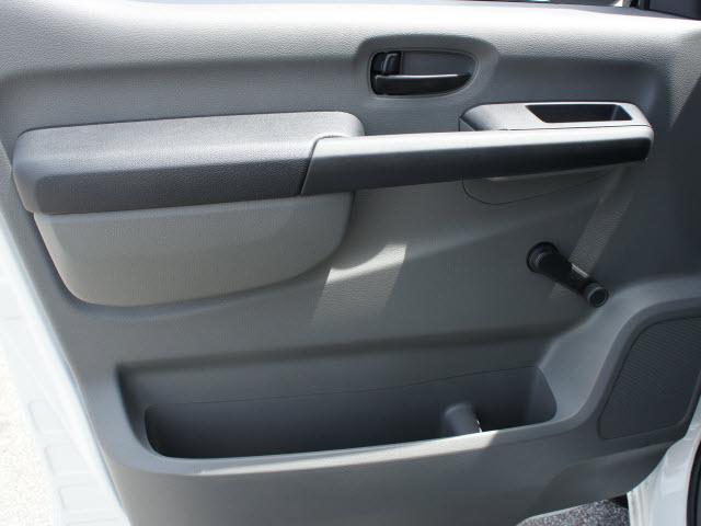 Nissan NV 2500 2012 photo 5