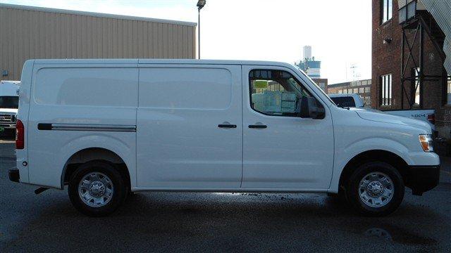 Nissan NV 2500 2012 photo 2