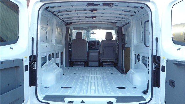 Nissan NV 2500 2012 photo 5
