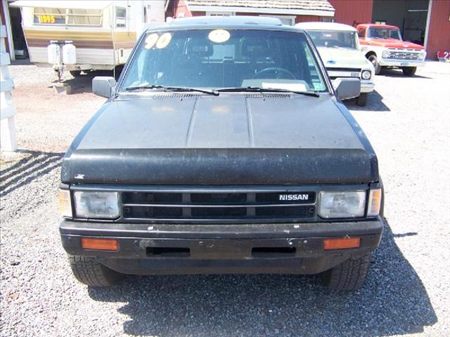 Nissan Pathfinder 1990 photo 1