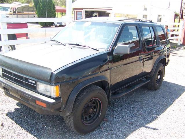 Nissan Pathfinder 1990 photo 2